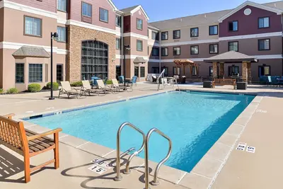Image de Pool & Gym. Your Next Trip!