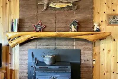 Image de Rustic 2 Bedroom Cabin 1 in a Peaceful Forest!
