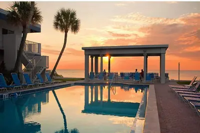 Image de 2 bed/1 bath beachfront condo on Ana Maria Island