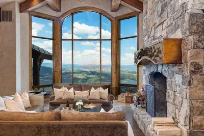 Image de Abode at Chateau Jordan | Ski In/Out Dv, Stunning Views, Gated Community