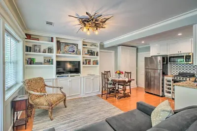 Image de Elegant Savannah Hideaway w/ Private Garden