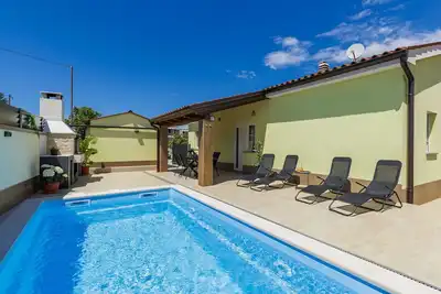 Image de Magnifique maison de vacances avec piscine privée, Wifi, climatisation, Tv, terrasse et parking