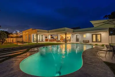 Image de Heated Pool, Bocce Ball, Coffee, & Putting Green