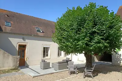 Image de Gîte haut de gamme face à l'abbaye de Noirlac - 5 ch, 5 sdb, clim, terrasse privée