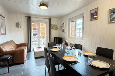 Image de Appartement en Centre-Ville des Gets, 6 Pers, Proche Pistes, Terrasse Ensoleillée