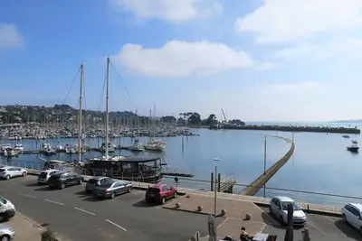 Image de Appartement rénové 2 chambres avec Wifi et parking à Perros-Guirec