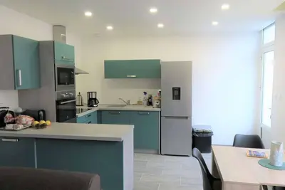 Image de Appartement rénové 3* avec Wifi, centre-ville Perros-Guirec, proche plages et commerces