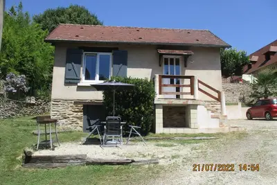 Image de Small comfortable pavilion near the castle and the village