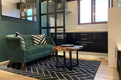 Image de Beautiful modern furnished 1 bedroom apartment
