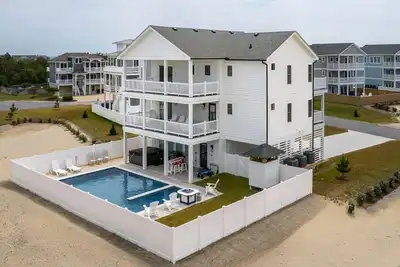 Image de Sea Salt & Sand w/ Heated Pool + Near the Beach