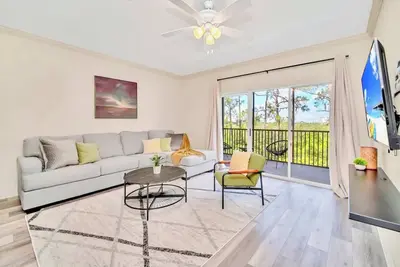 Image de Upstay - Modern Condo w Pool, Hot Tub and Sauna