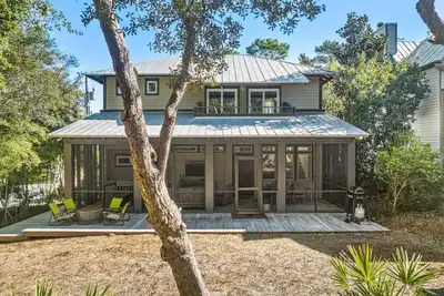 Image de Luxury Seagrove Beach retreat 5-mins to Gulf & Seaside, bikes included, sleeps 8