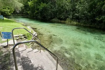 Image de 2 Bedroom 2 bath home with Kayaks and private river access!