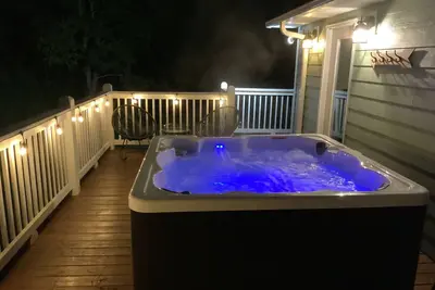 Image de Hot Tub+Fire Pit, WiFi, Close to Avl+Burnsville! Perfect Location! Easy Access!