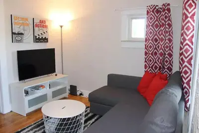 Image de Clean and cozy bungalow - walking distance from downtown Ferndale