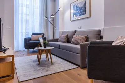 Image de Upscale & Modern 2bdr Apartment by LovelyStay