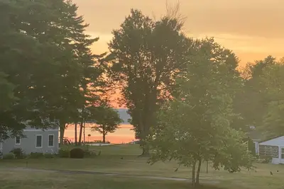 Image de Quaint 2 Bedroom Cottage on Lake George