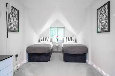 Image de Vue ville-de Luxe-Appartement-Salle de bain privée séparée-2 bed 2 bath penth. . .