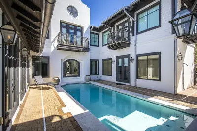 Image de Starfish Cottage & Carriage House | Large Property with Private Pool