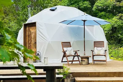 Image de The Stargazer Geodome: Shabby Chic & Very Private