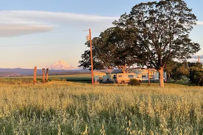 Image de 4 bedroom home with Mt Hood and Adam Views