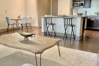 Image de Spacious (850+sq ft) Apartment 5min from Dfw Airport w/ pool, gym, & washer/dryer