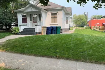 Image de Close to Downtown/Comfortable Old Craftsman House