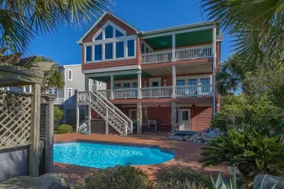 Image de Hobbs Realty - \"Beach to Beech\" offers unsurpassed views of the sparkling Atlantic ocean