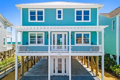 Image de Hobbs Realty - \"Enjoy the Show\" in this oceanfront home with swimming pool!