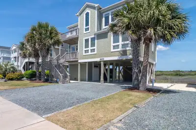 Image de Hobbs Realty - “Devils Rest” | Island Escape w/ Stunning Views – Dog Friendly