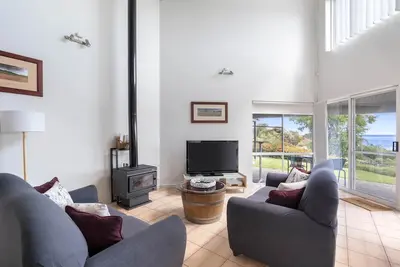 Image de Seaview Town House by Peppy Beach Retreats® (6 Adults), Town House