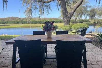Image de Relaxing Ground-Floor Retreat w\/ King Suite, Smart TVs & Private Patio – Perfect for Any Stay!