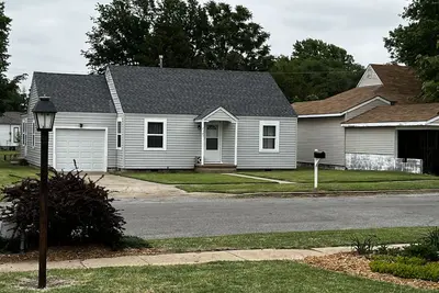 Image de Nancy Mae’s Cottage your home away from home, it’s all you need. Sleeps 6.
