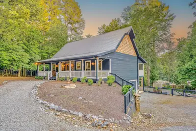 Image de Coosawattee Cabin - pool, gym & tennis - fireplace, fire pit & central Ac