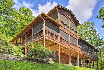 Image de Mineral Bluff Cabin w/ Hot Tub + Game Room!