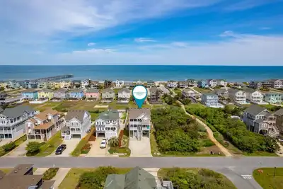 Image de Calm On Down: Private pool, hot tub, elevator, dog friendly, Close to the beach!