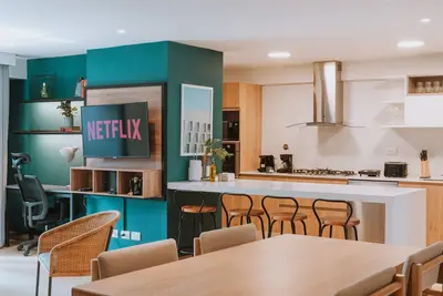 Image de Amazing 1, 162ft Apt. 24/7 Front Desk- Alori 403