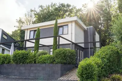 Image de Chalet avec 5 chambres à coucher et 2 salles de bains