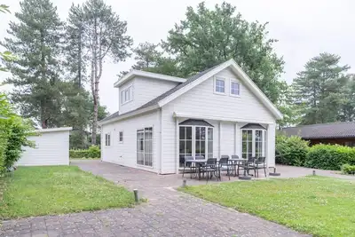 Image de Chalet avec 4 chambres à coucher et 2 salles de bains
