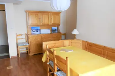 Image de Appartement tout confort skis aux pieds avec balcon et piscine chauffée