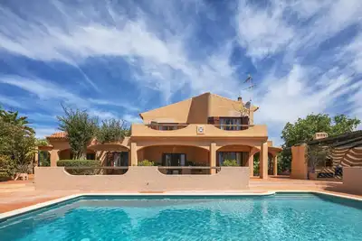 Image de Maison de campagne typique de l'Algarve, piscine privée, 4 chambres climatisées