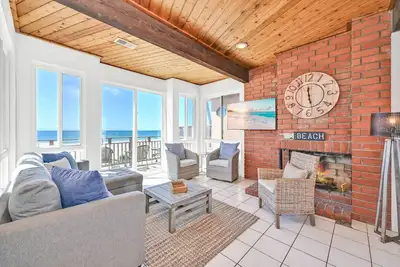 Image de 3 Bedroom Oceanfront Home on 41st St