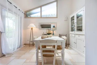 Image de Maison de vacances 'Il Bouganville' avec vue sur les montagnes, terrasse et Wi-Fi