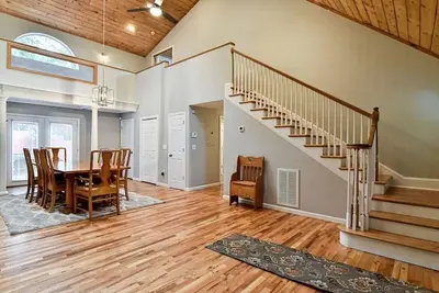 Image de Blk Mtn home, King beds, fire pit, 15 mi to Dt Avl
