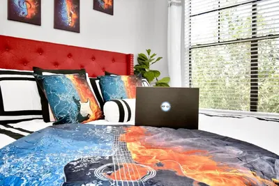 Image de “Music & Chill” - 1 Bdr/King Bed - @ Houston Medical Center & Nrg Stadium