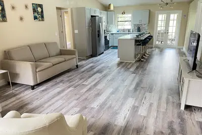 Image de Family in style Island Living 10 minutes from beach and Pier