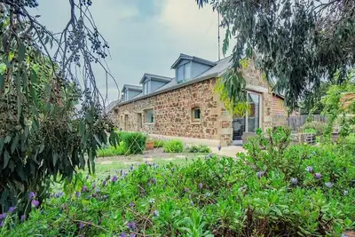 Image de *Newly relisted* Coach House at Lisdillon Vineyard