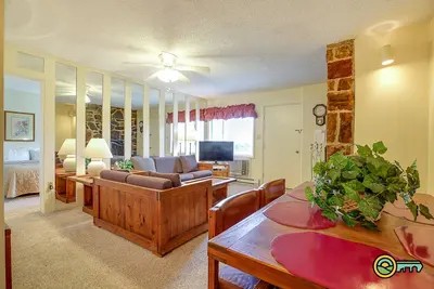 Image de Ski\/Mtb\/Golf Condo (#101) - Walk out to ski slopes & mountain bike park!