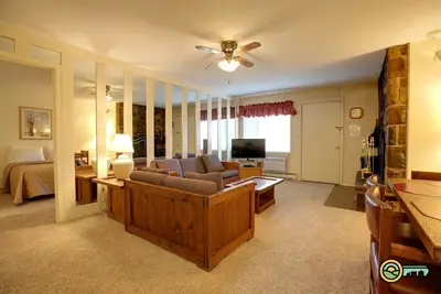Image de Ski\/Mtb\/Golf Condo (#124) - Slope side | Wonderful mountain & golf course views!