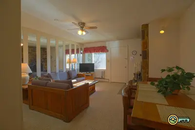 Image de Ski\/Mtb\/Golf Condo (#128) - Slope side | Wonderful mountain & golf course views!